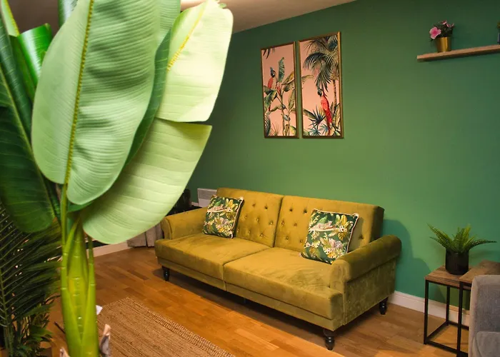 Spacious 2Bdr By Torr Property Group Short Lets & Serviced Accommodation With Free Underground Allocated Parking Manchester