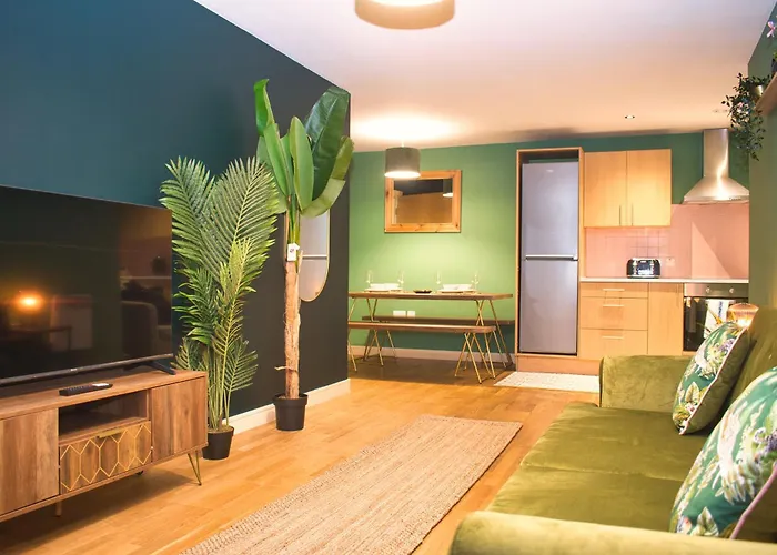 Spacious 2Bdr By Torr Property Group Short Lets & Serviced Accommodation With Free Underground Allocated Parking Manchester